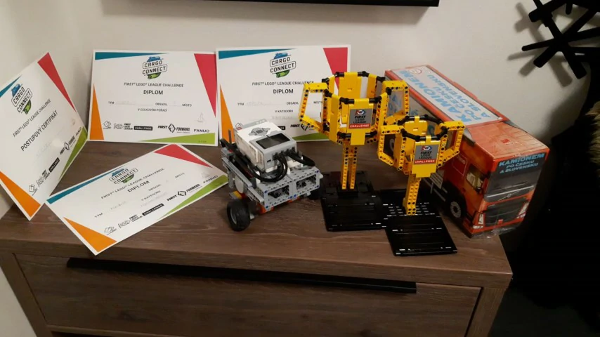 Ocenění z prvního kola a robot se kterým jsme ho vyhráli